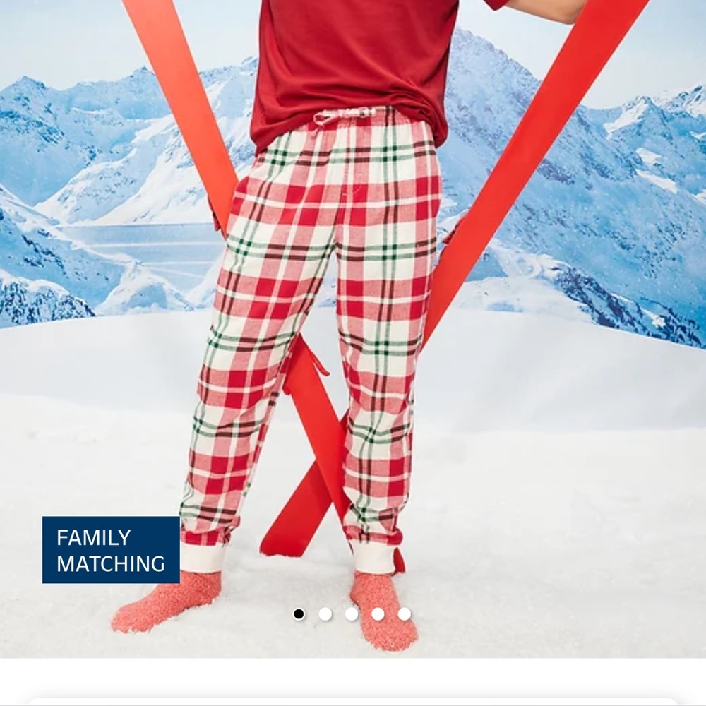 Old Navy Red Plaid Holiday Pajama Pants